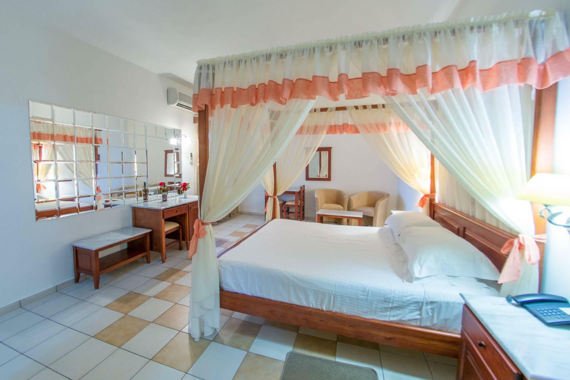 Sea View Village 4*